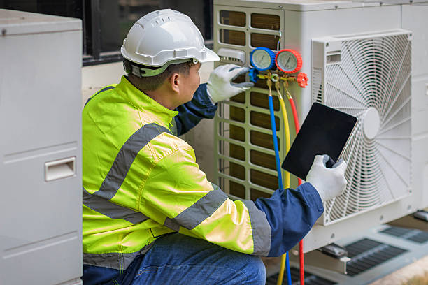 Professional Hvac technician working in Stratham, NH